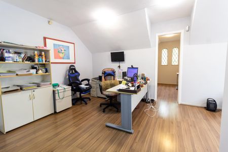 Casa à venda com 208m², 6 quartos e 4 vagas Casa à venda com 208m², 6 quartos e 4 vagasHall Superior