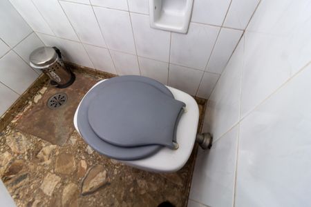 Casa à venda com 208m², 6 quartos e 4 vagas Casa à venda com 208m², 6 quartos e 4 vagasBanheiro 1