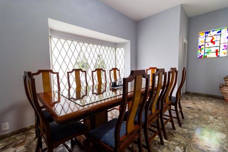 Casa à venda com 208m², 6 quartos e 4 vagas Casa à venda com 208m², 6 quartos e 4 vagasSala de Jantar