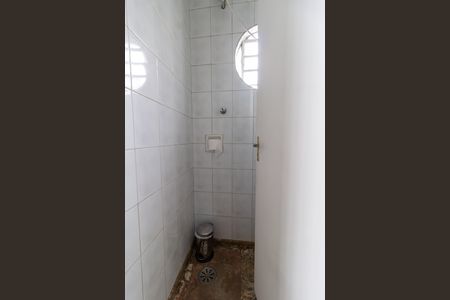 Casa à venda com 208m², 6 quartos e 4 vagas Casa à venda com 208m², 6 quartos e 4 vagasBanheiro 1