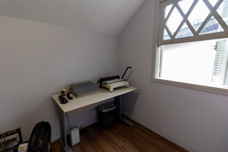 Casa à venda com 208m², 6 quartos e 4 vagas Casa à venda com 208m², 6 quartos e 4 vagasHall Superior