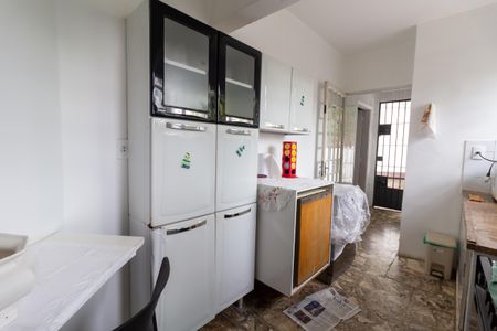 Casa à venda com 208m², 6 quartos e 4 vagas Casa à venda com 208m², 6 quartos e 4 vagasCozinha