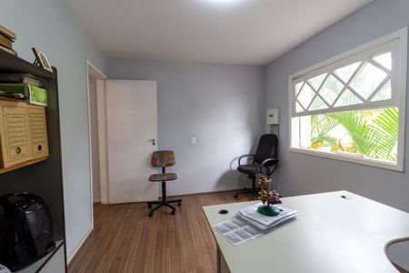 Casa à venda com 208m², 6 quartos e 4 vagas Casa à venda com 208m², 6 quartos e 4 vagasQuarto 5