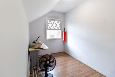 Casa à venda com 208m², 6 quartos e 4 vagas Casa à venda com 208m², 6 quartos e 4 vagasHall Superior