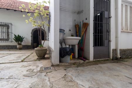 Casa à venda com 208m², 6 quartos e 4 vagas Casa à venda com 208m², 6 quartos e 4 vagasÁrea de Serviço