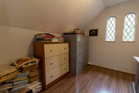 Casa à venda com 208m², 6 quartos e 4 vagas Casa à venda com 208m², 6 quartos e 4 vagasQuarto 4