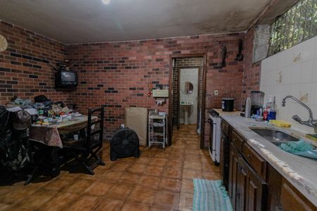 Casa à venda com 550m², 3 quartos e 6 vagas Casa à venda com 550m², 3 quartos e 6 vagasCozinha