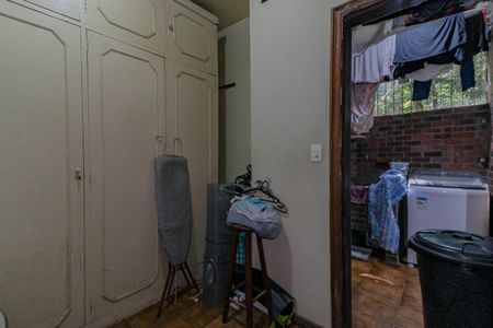 Casa à venda com 550m², 3 quartos e 6 vagas Casa à venda com 550m², 3 quartos e 6 vagasQuarto de Serviço