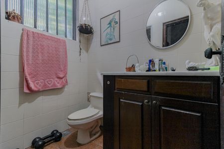 Casa à venda com 550m², 3 quartos e 6 vagas Casa à venda com 550m², 3 quartos e 6 vagasBanheiro Social