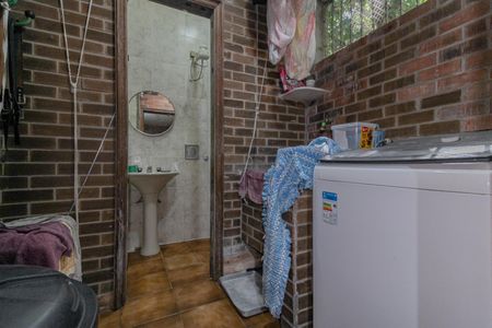 Casa à venda com 550m², 3 quartos e 6 vagas Casa à venda com 550m², 3 quartos e 6 vagasÁrea de Serviço