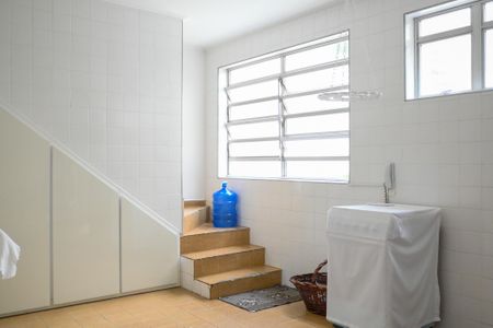 Casa à venda com 469m², 3 quartos e 4 vagas Casa à venda com 469m², 3 quartos e 4 vagasÁrea de Serviço