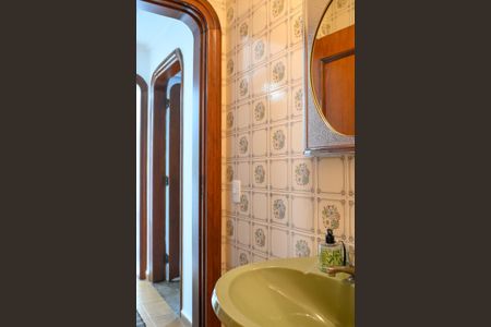 Casa à venda com 469m², 3 quartos e 4 vagas Casa à venda com 469m², 3 quartos e 4 vagasBanheiro de Serviço