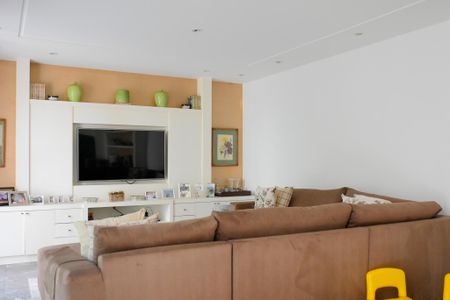 Casa à venda com 469m², 3 quartos e 4 vagas Casa à venda com 469m², 3 quartos e 4 vagasSala