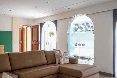 Casa à venda com 469m², 3 quartos e 4 vagas Casa à venda com 469m², 3 quartos e 4 vagasEdícula