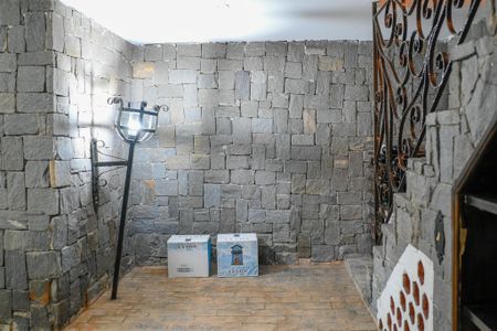 Casa à venda com 469m², 3 quartos e 4 vagas Casa à venda com 469m², 3 quartos e 4 vagasPorão