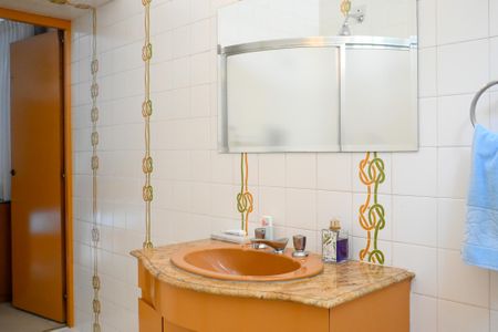 Casa à venda com 469m², 3 quartos e 4 vagas Casa à venda com 469m², 3 quartos e 4 vagasBanheiro da Suíte 2