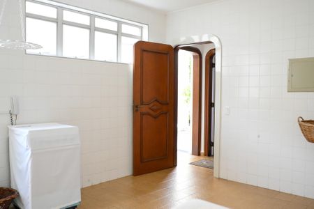 Casa à venda com 469m², 3 quartos e 4 vagas Casa à venda com 469m², 3 quartos e 4 vagasÁrea de Serviço