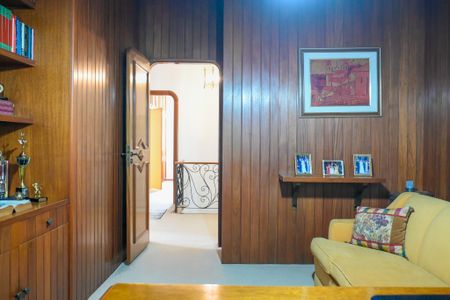 Casa à venda com 469m², 3 quartos e 4 vagas Casa à venda com 469m², 3 quartos e 4 vagasEscritório