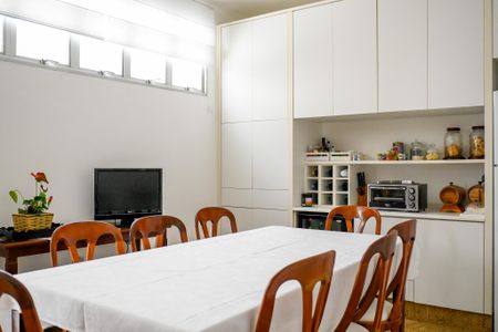 Casa à venda com 469m², 3 quartos e 4 vagas Casa à venda com 469m², 3 quartos e 4 vagasCopa