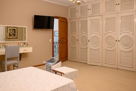 Casa à venda com 469m², 3 quartos e 4 vagas Casa à venda com 469m², 3 quartos e 4 vagasSuite 1