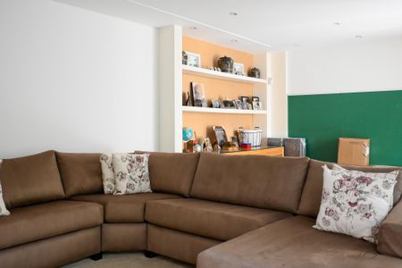 Casa à venda com 469m², 3 quartos e 4 vagas Casa à venda com 469m², 3 quartos e 4 vagasEdícula