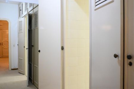 Casa à venda com 469m², 3 quartos e 4 vagas Casa à venda com 469m², 3 quartos e 4 vagasCloset suite 1