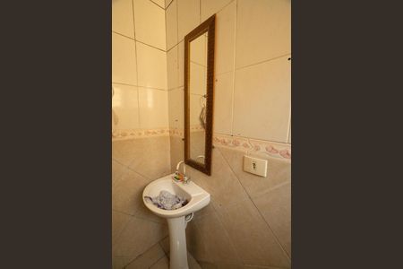 Casa à venda com 160m², 3 quartos e 2 vagas Casa à venda com 160m², 3 quartos e 2 vagasBanheiro 1