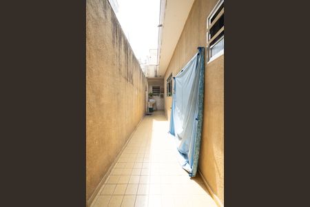 Casa à venda com 160m², 3 quartos e 2 vagas Casa à venda com 160m², 3 quartos e 2 vagasCorredor