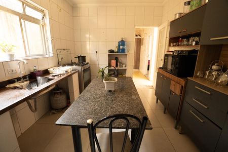 Casa à venda com 160m², 3 quartos e 2 vagas Casa à venda com 160m², 3 quartos e 2 vagasCozinha