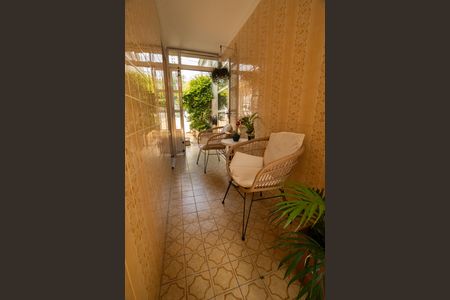 Casa à venda com 160m², 3 quartos e 2 vagas Casa à venda com 160m², 3 quartos e 2 vagasCorredor