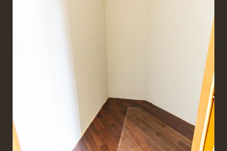 Apartamento à venda com 234m², 4 quartos e 4 vagas Apartamento à venda com 234m², 4 quartos e 4 vagasQuarto 1 - Closet