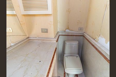 Apartamento à venda com 234m², 4 quartos e 4 vagas Apartamento à venda com 234m², 4 quartos e 4 vagasLavabo