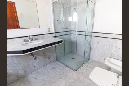 Apartamento à venda com 234m², 4 quartos e 4 vagas Apartamento à venda com 234m², 4 quartos e 4 vagasBanheiro da Suíte 1