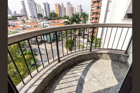 Apartamento à venda com 234m², 4 quartos e 4 vagas Apartamento à venda com 234m², 4 quartos e 4 vagasQuarto 1 - Varanda