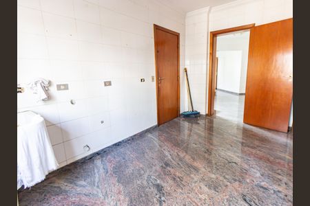 Apartamento à venda com 234m², 4 quartos e 4 vagas Apartamento à venda com 234m², 4 quartos e 4 vagasÁrea de Serviço