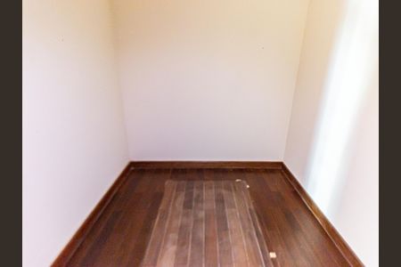 Apartamento à venda com 234m², 4 quartos e 4 vagas Apartamento à venda com 234m², 4 quartos e 4 vagasSuíte 1 - Closet