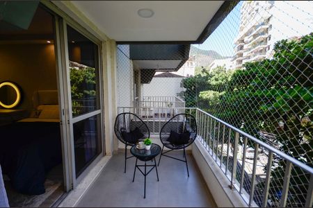 Apartamento à venda com 90m², 2 quartos e 2 vagasVaranda da Suíte