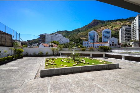 Apartamento à venda com 90m², 2 quartos e 2 vagasÁrea comum - Playground