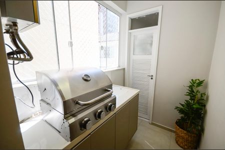 Apartamento à venda com 90m², 2 quartos e 2 vagasCozinha