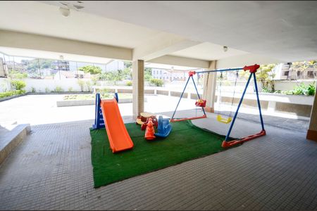 Apartamento à venda com 90m², 2 quartos e 2 vagasÁrea comum - Playground