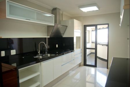 Apartamento à venda com 280m², 3 quartos e 4 vagasCozinha