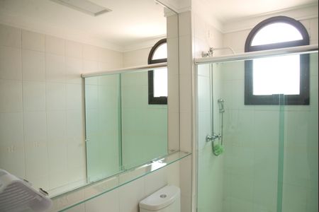 Apartamento à venda com 280m², 3 quartos e 4 vagasBanheiro da Suíte 2