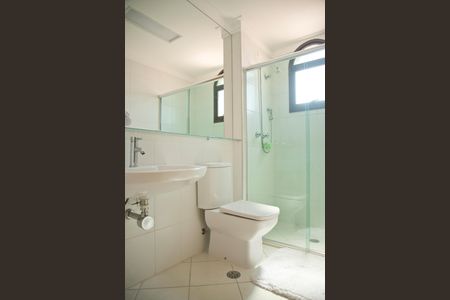 Apartamento à venda com 280m², 3 quartos e 4 vagasBanheiro da Suíte 2