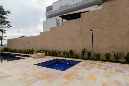 Apartamento à venda com 37m², 2 quartos e sem vaga Apartamento à venda com 37m², 2 quartos e sem vagaÁrea Comum - Piscina