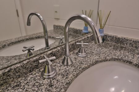Apartamento à venda com 64m², 2 quartos e 1 vaga Apartamento à venda com 64m², 2 quartos e 1 vagaQuarto 2 - Banheiro