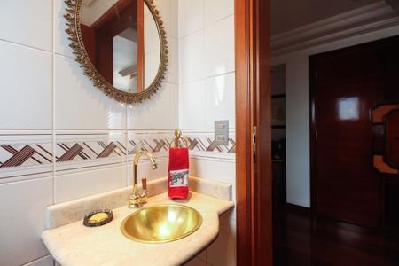 Apartamento à venda com 200m², 3 quartos e 2 vagas Apartamento à venda com 200m², 3 quartos e 2 vagasLavabo