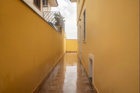Casa à venda com 125m², 3 quartos e 2 vagasQuintal/Acesso lateral