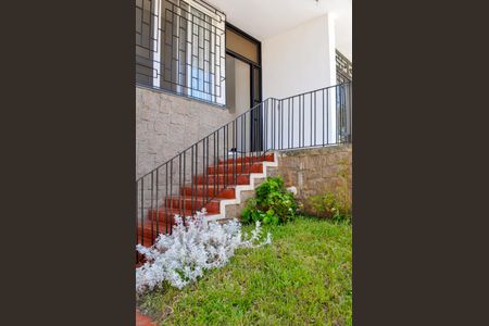 Casa à venda com 450m², 4 quartos e 4 vagas Casa à venda com 450m², 4 quartos e 4 vagasÁrea comum