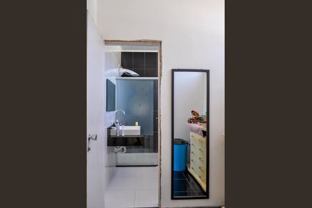 Casa à venda com 450m², 4 quartos e 4 vagas Casa à venda com 450m², 4 quartos e 4 vagasBanheiro/Suíte 1