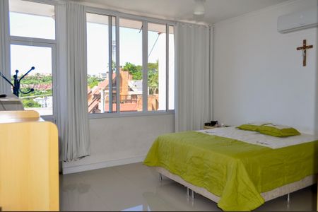 Casa à venda com 450m², 4 quartos e 4 vagas Casa à venda com 450m², 4 quartos e 4 vagasSuíte 1